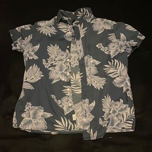 American Eagle Hawaiian button up shirt.